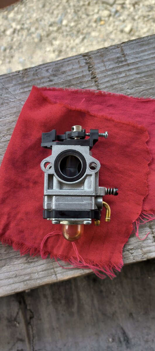 Фото со стороны крепления воздушного фильтра