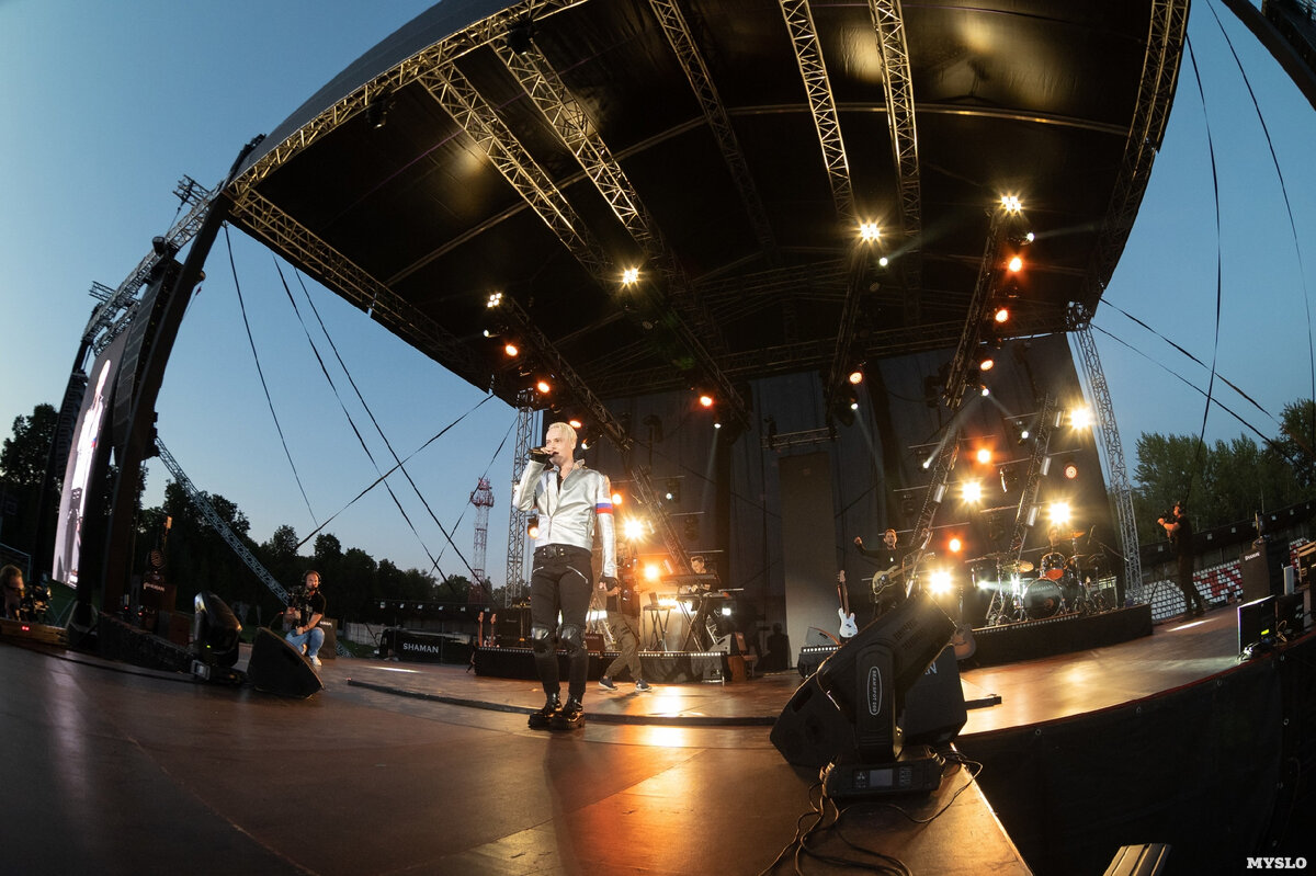 Шоу на стадионе "Химик"