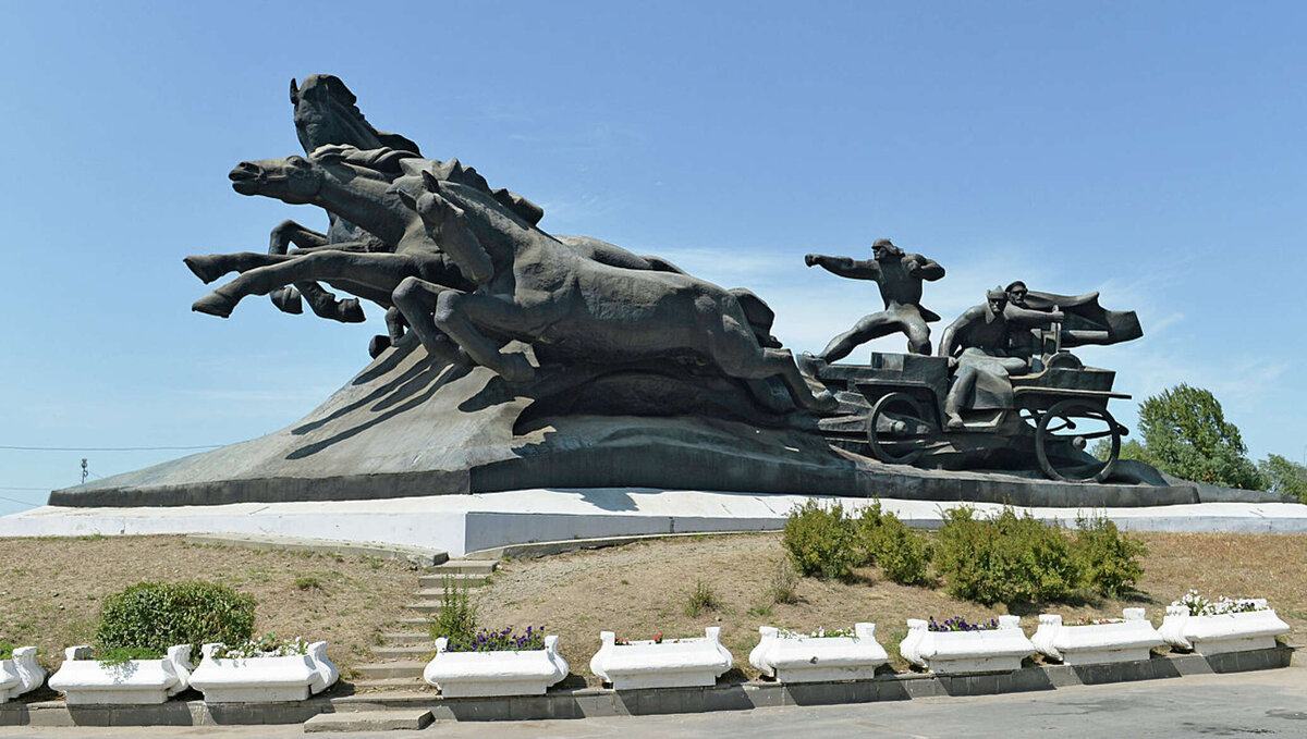 Памятник ростовской тачанке