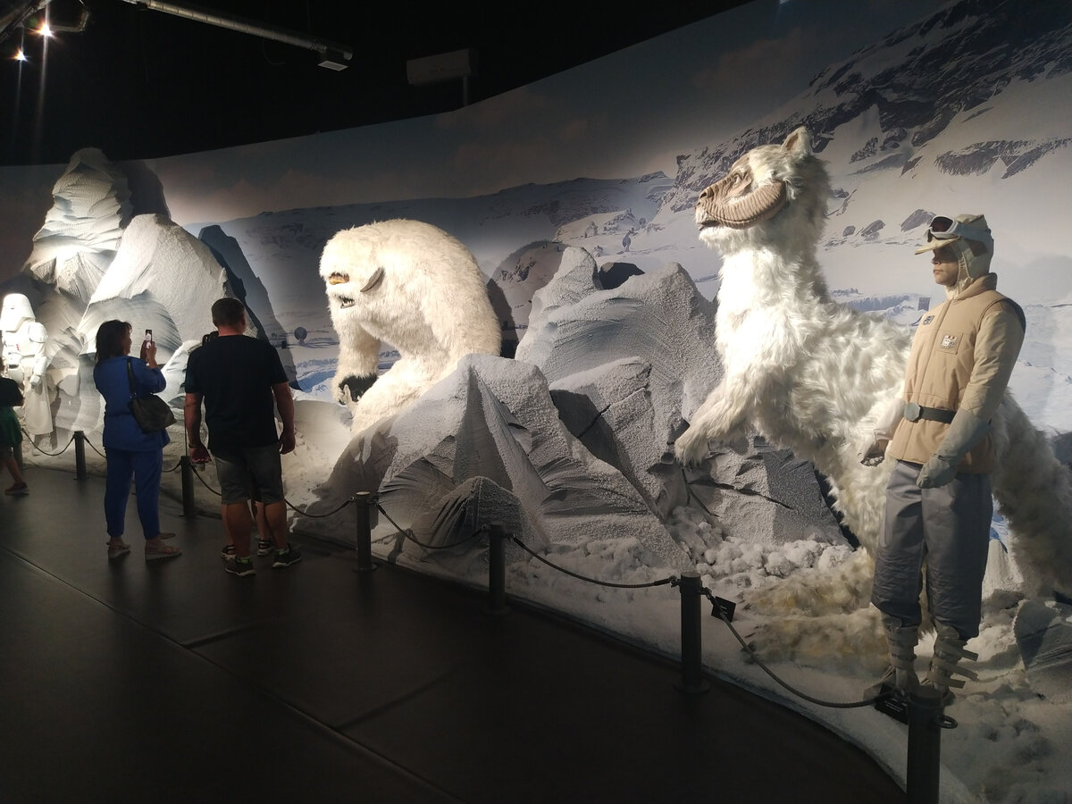 Выставка-косплей "В далекой-далекой галактике" на ВДНХ — планета Хот