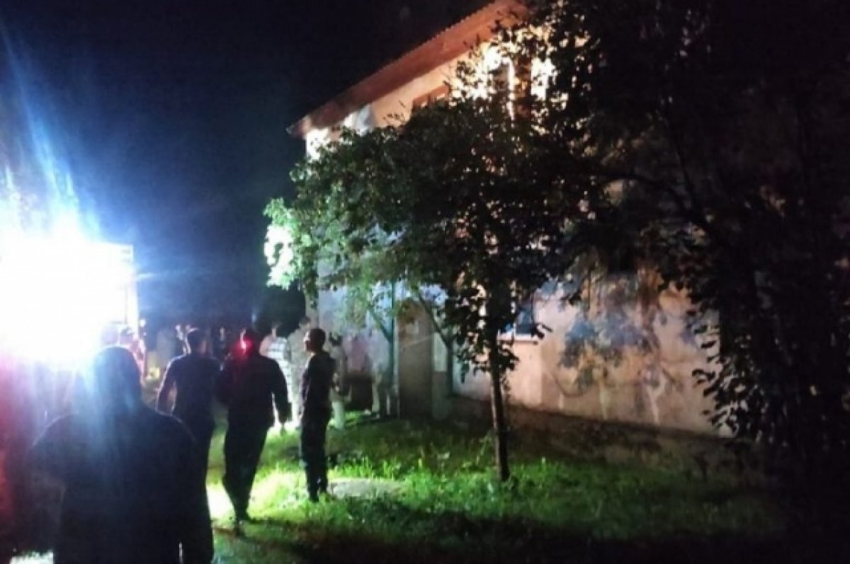    В Нелидово сотрудники МЧС на полу в квартире обнаружили труп