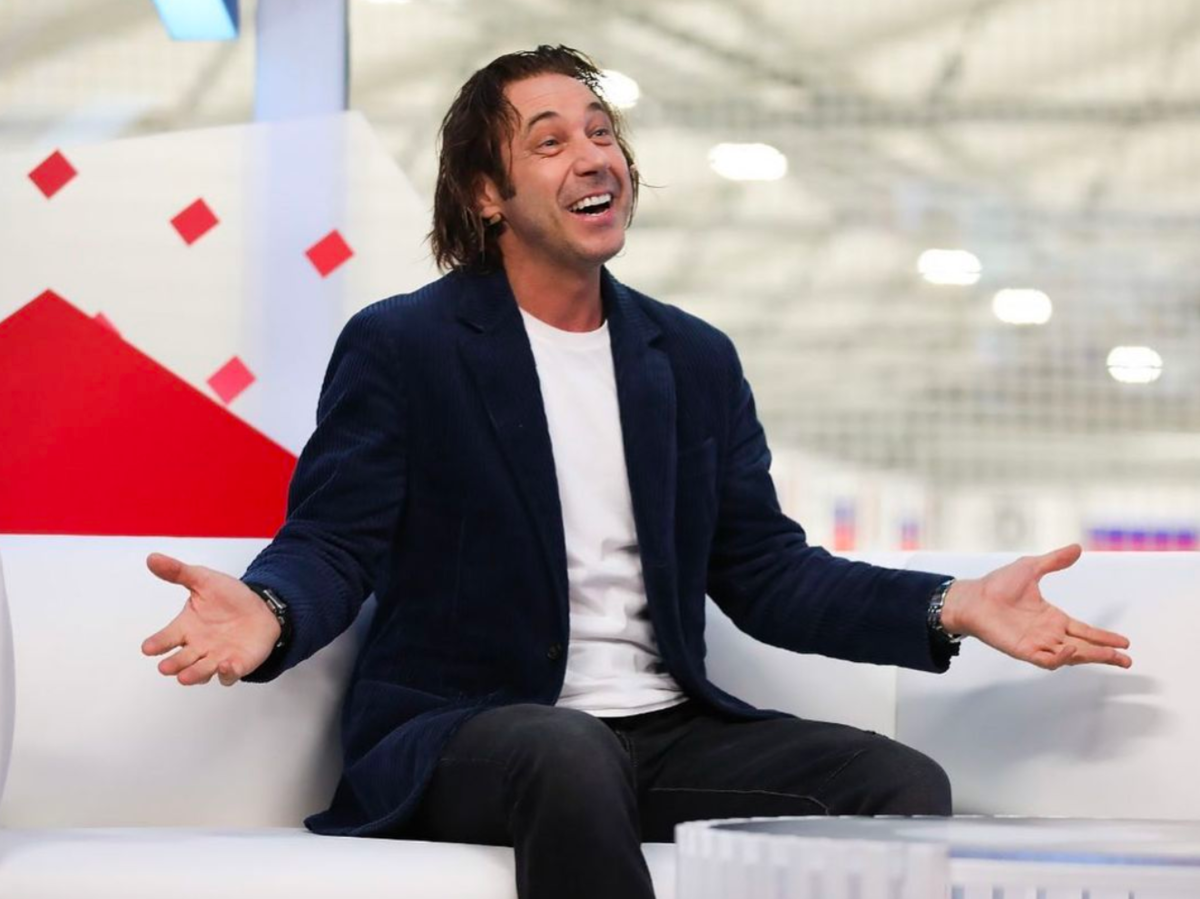 А. Мостовой - настроение отличное: очередной тренер вошел в полосу неудач - гора с плеч Александра. Источник фото: www.sport24.ru