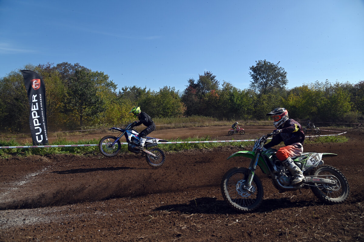 Отличная погода и спортивный азарт увлекательной гонки — классный подарок ко дню города!