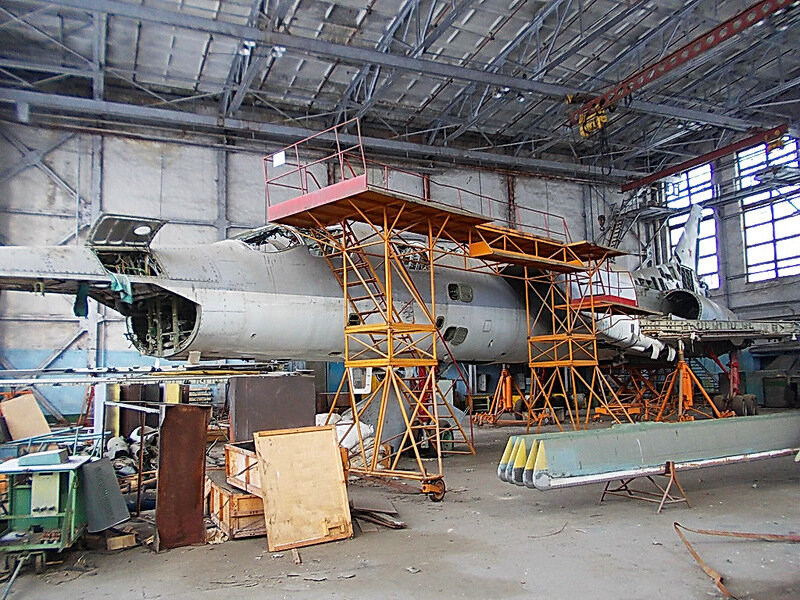 20 ремонтный завод. Ржевский авиаремонтный завод 514. 810 авиационный ремонтный завод (810 арз). 308 авиационный ремонтный завод (308 арз). Авиационный завод луганск.