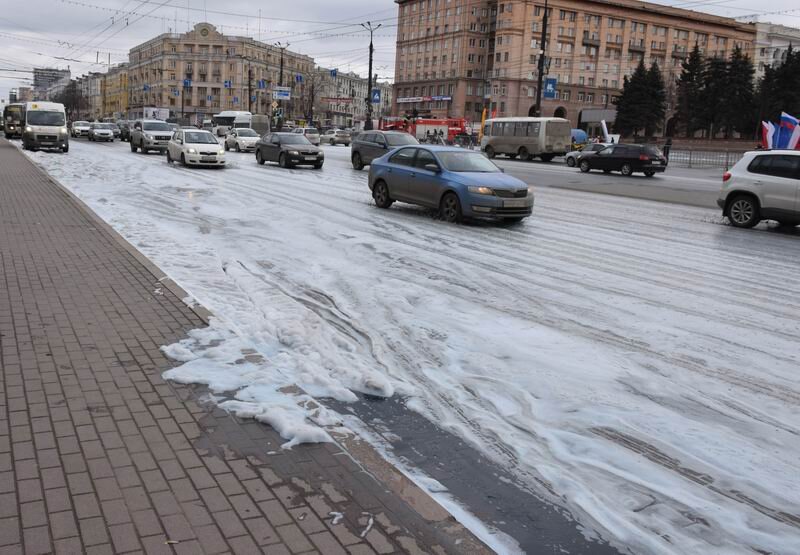  МЧС это не только пожары, но и много-много пены, пр-кт Ленина, площадь Революции.
