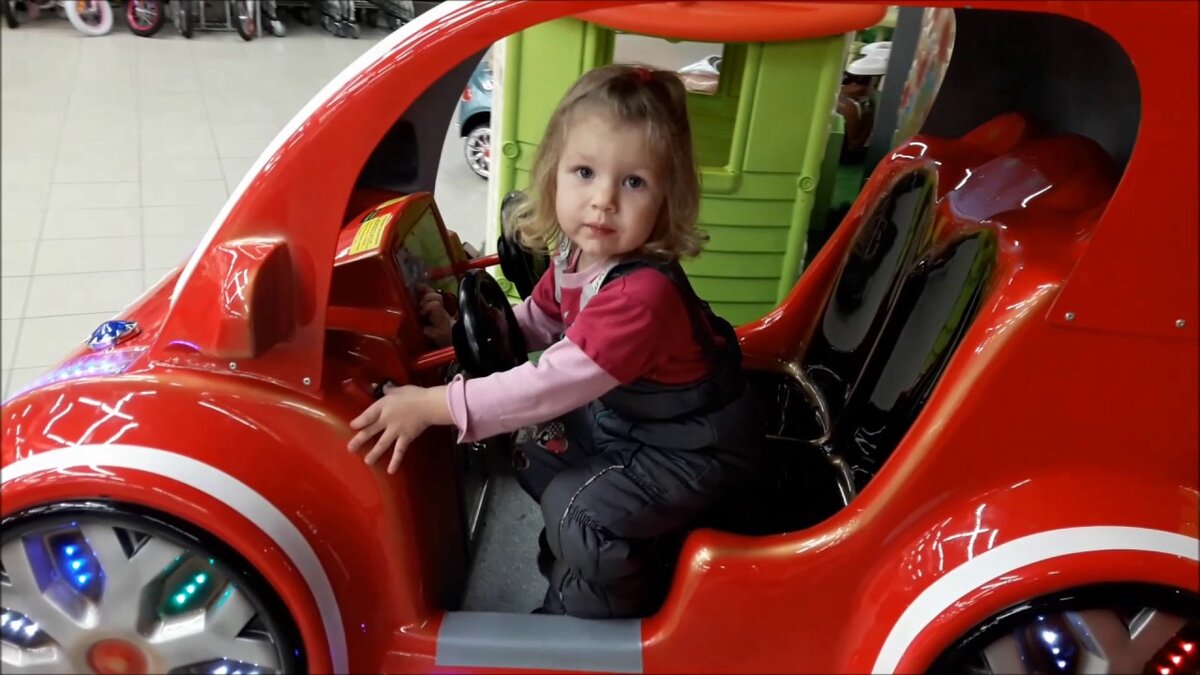 Видео машинкой девушек. Машинки для девочек. Детские машины для девочек. Машина для девочек 5 лет. Красная детская машина для девочки 7 лет.