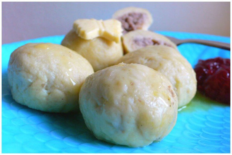 Кропкакор с маслом и вареньем