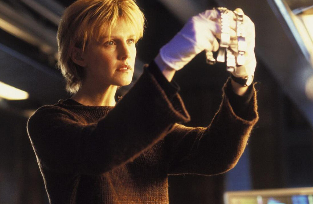 Кадр из фильма “Охотники за разумом” (2004)