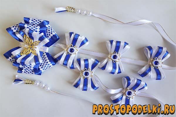 Ленты в косу – это уникальные аксессуары, которыми пользуются модницы для создания стильных праздничных причесок. Удобная конструкция позволяет с легкостью вплетать украшение в самую обычную косичку. В результате получается торжественный образ, который хочется долго разглядывать.