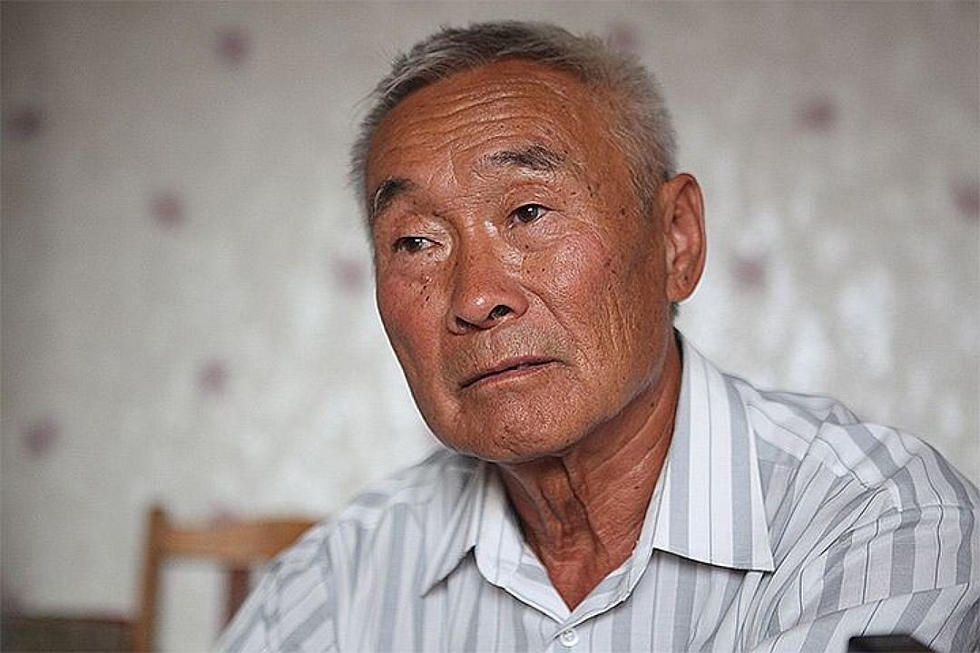 Роберт Максимович Цой- отец Виктора.