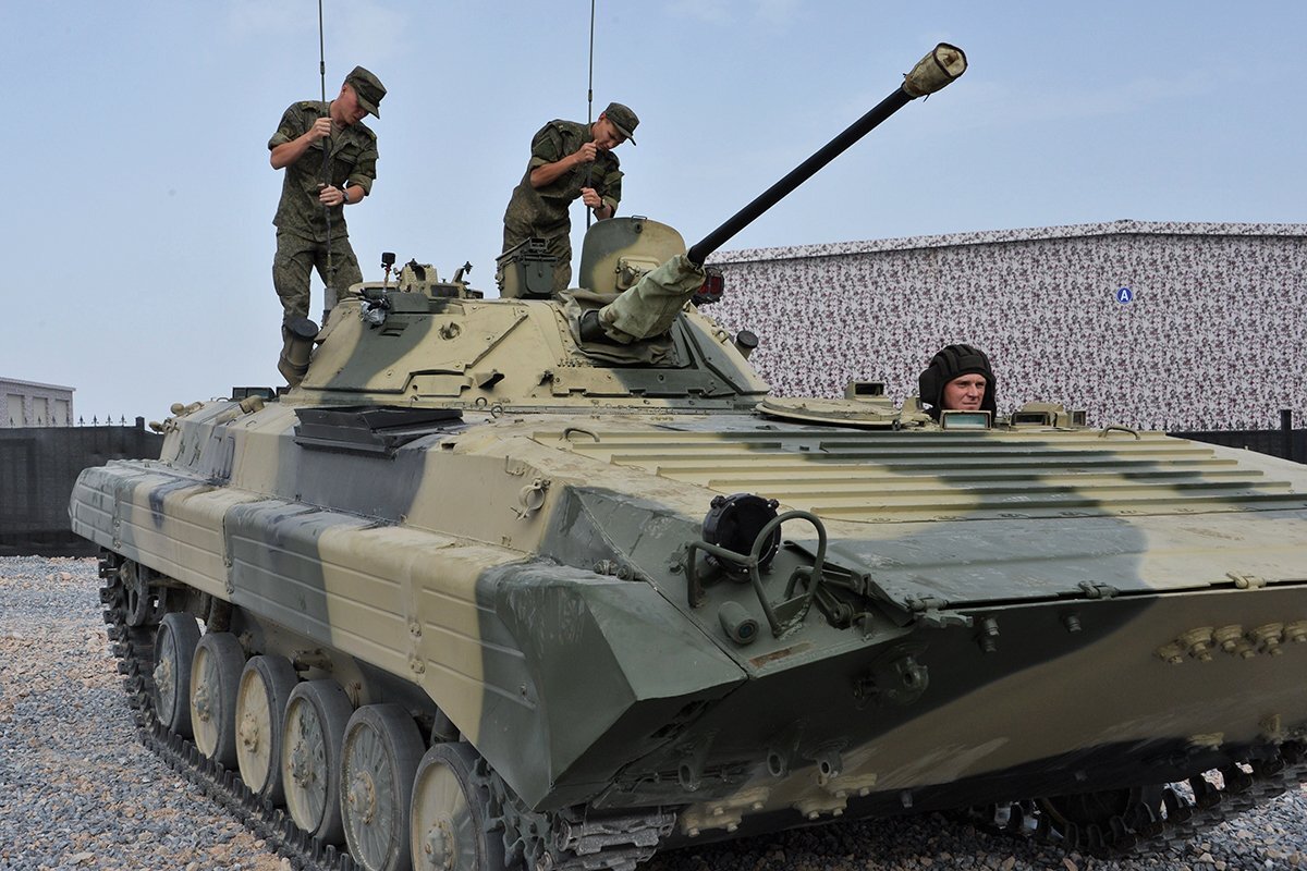 Ремонт бмп. БМП 2. БМР-2. БМП 2 на Украине. БМП 2 С ПТУРОМ.