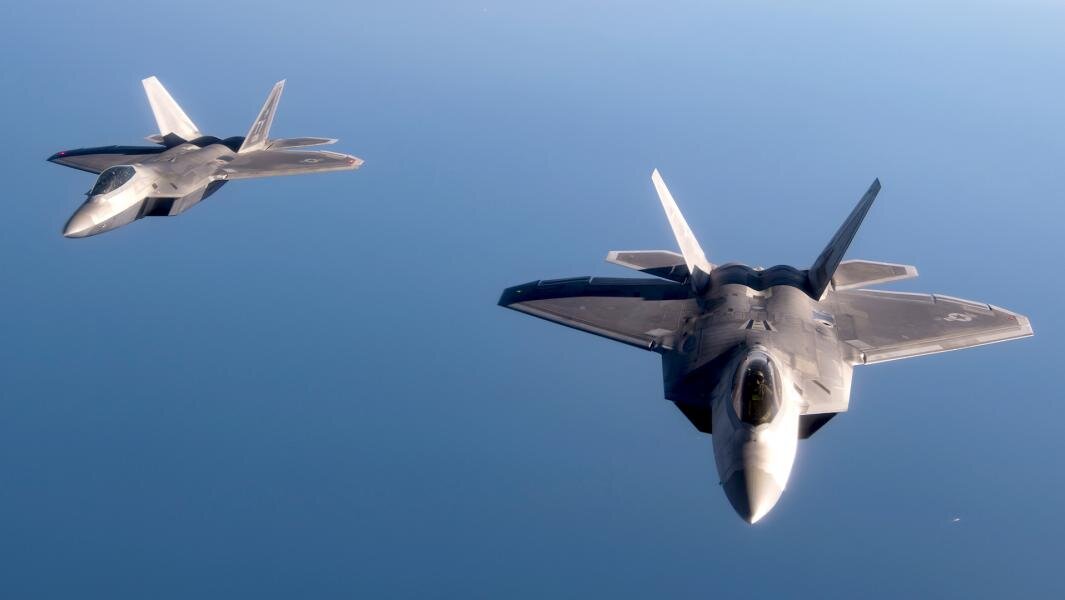 Американский истребитель пятого поколения  F-22. Фото: Global Look Press/U.S. Department of Defense