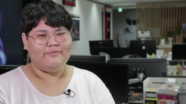 Lina Bae является частью растущего движения молодых женщин, которые бросают вызов существующим идеалам красоты 