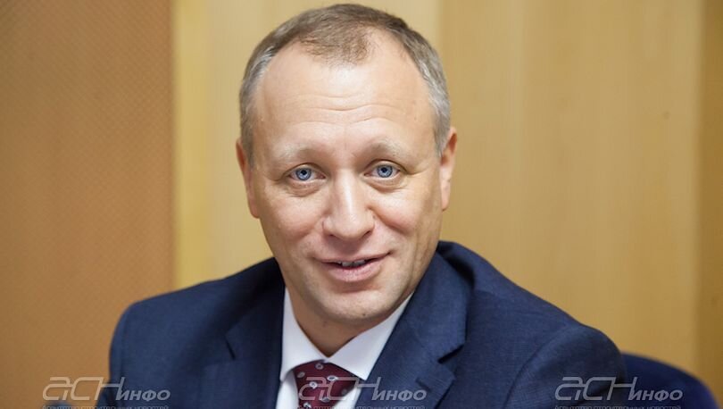 Бывший глава Аннинского городского поселения Игорь Кулаков стал председателем уже областного Комитета по градостроительной политике – и уверяет, что изменилось не только название. 
