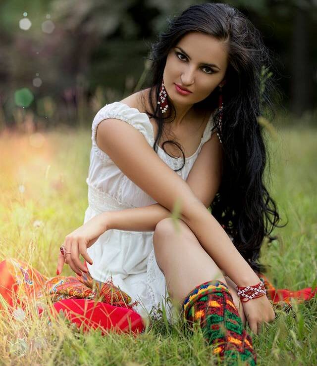 Молодая девушка таджик. Мухае Рустамзода. Красивые таджички. Таджикские красавицы юные. Красавица таджичка.