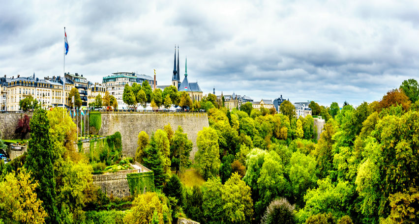 Люксембург – крохотное европейское государство, «малый город», как переводится его название с немецкого языка. Однако сами жители величают его не иначе как «великим герцогством».