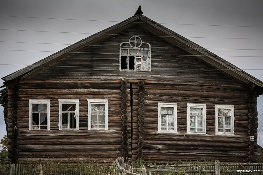 Архангельский дом. Старые дома в Архангельской области. Деревянные дома Архангельская область. Старинные дома в Архангельской области. Старые деревянные дома севера России.