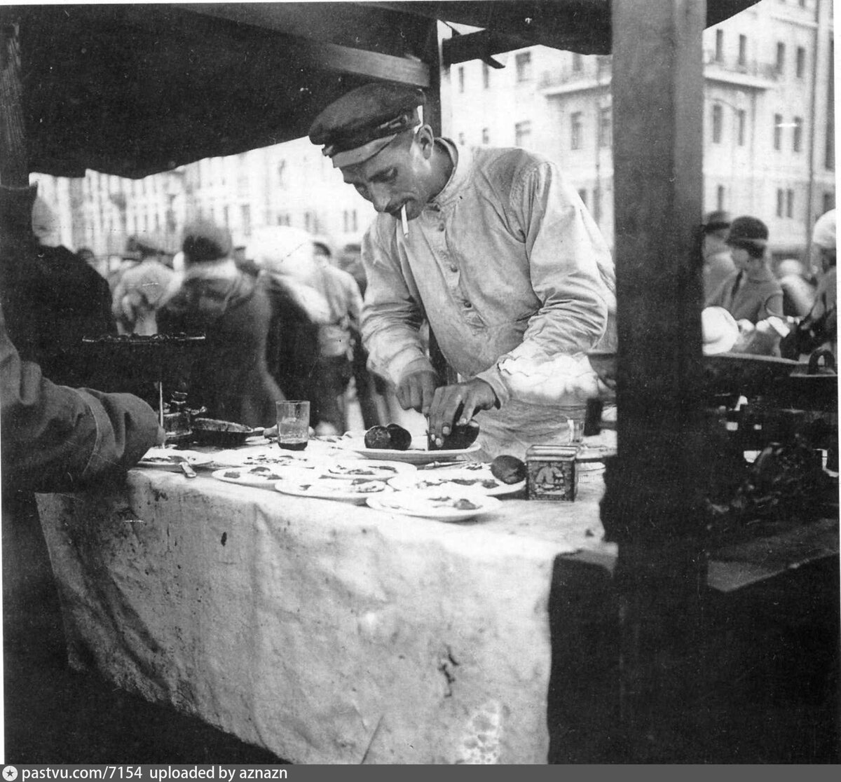 Новая экономическая политика торговля. Сухаревка Гиляровский. НЭП 1920е. Сухаревский рынок в Москве 1920-е годы чайный ряд. НЭП В 1920 Е гг.