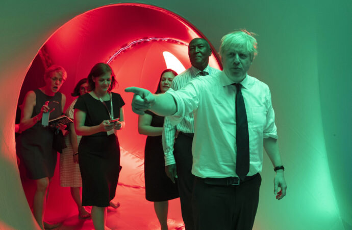 В прессе циркулируют слухи, что «массовое» самовыдвижение канди­датов на пост лидера Кон­сервативной партии есть не что иное, как кампания «Остановить Бориса!» //flickr.com/unisgeneva