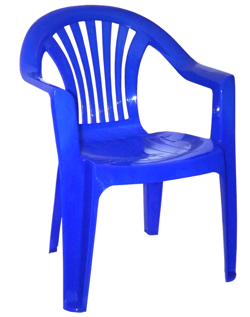 Пластиковые кресла и стулья