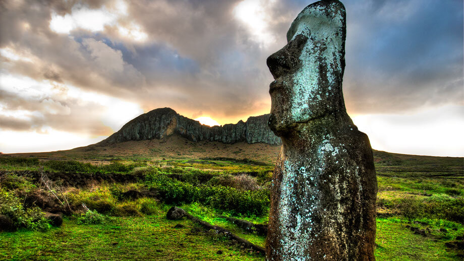 Статуи Моаи на острове Пасхи. Источник фото: yandex.ru/images