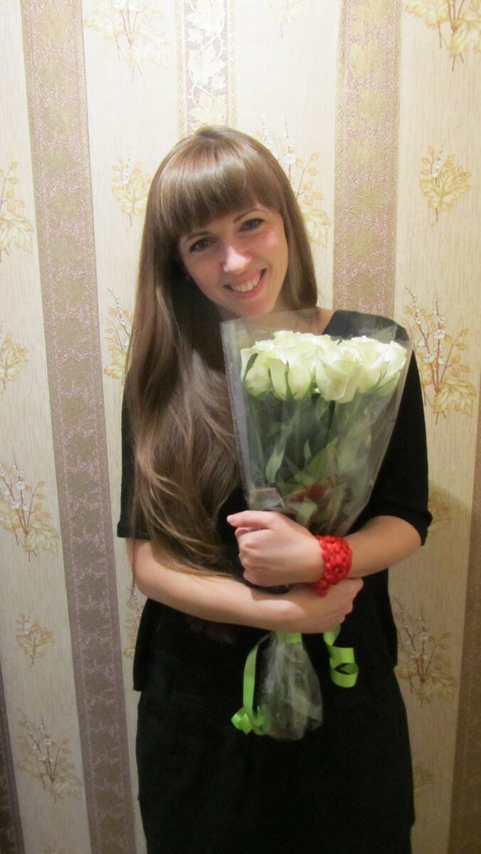                 Он дарил ей любимые цветы