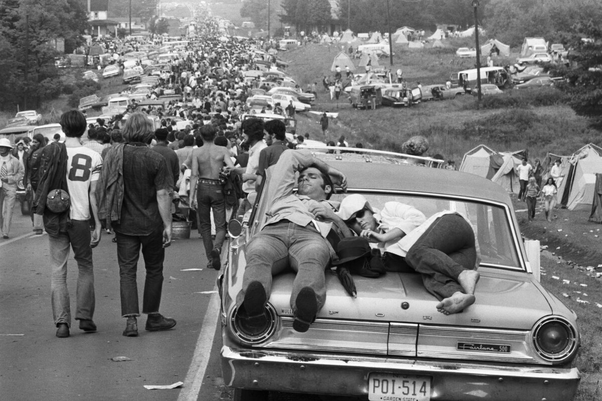 Как Woodstock в 1969 году стал символом поколения «Секса, наркотиков и  рок-н-ролла»? | GQ – мужской журнал | Дзен