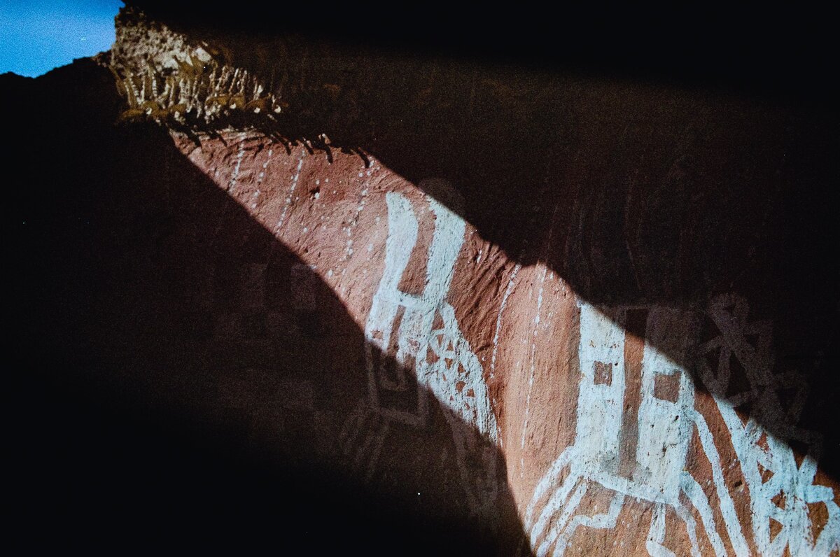 Одно из сакральных мест догонов