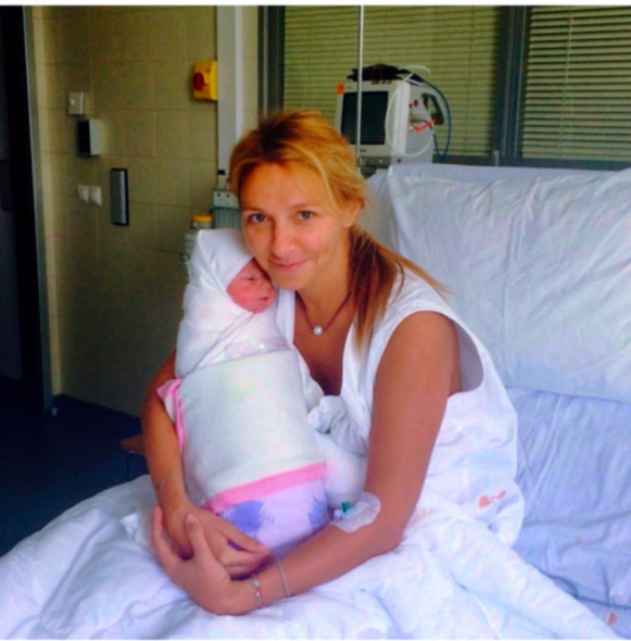 Рождение ребенка, счастье, мама, фигуристка