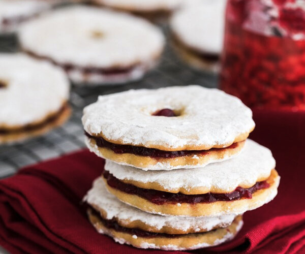 печенье-сэндвич с начинкой из джема