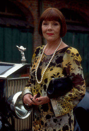 Кадр из сериала "Миссис Брэдли"