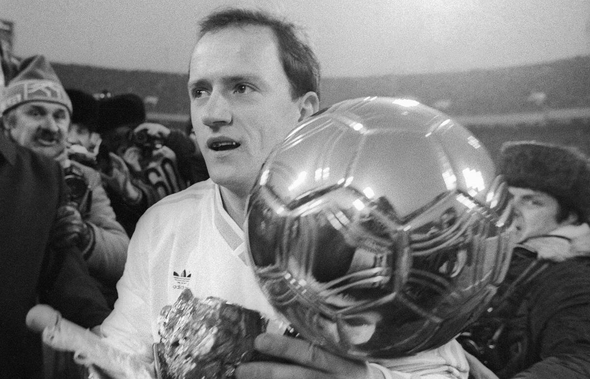 Игорь Беланов с Золотым мячом