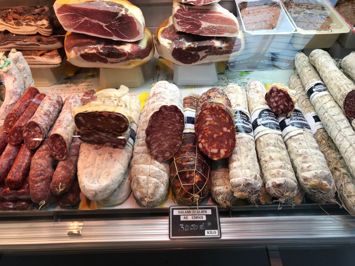 Что продают на обычном рынке в Кольмаре (Франция)