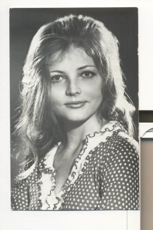 Один из самых любимых советских школьных фильмов "Большая перемена" был снят режиссером Алексеем Кореневым в 1972 году на киностудии "Мосфильм".-9