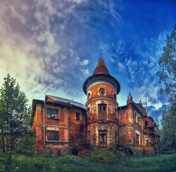Иллюстрация из Яндекс картинок (замок в Заключье)