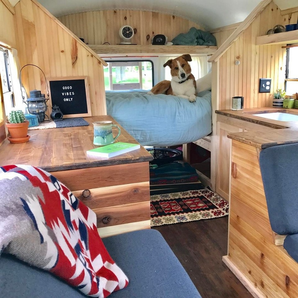 Уютный автобус. Motorhome дом на колесах. Уютный автодом. Тини Хаус автодом. !(Дом на колесах ребенок Хибины) 2021.
