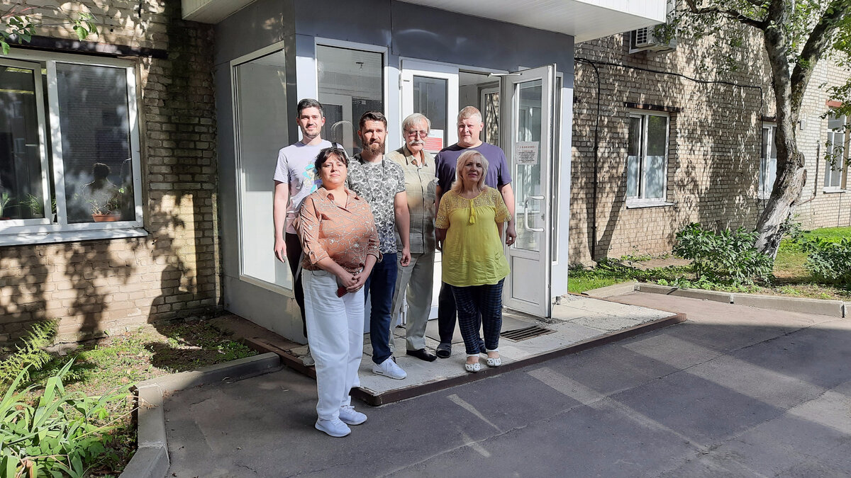 Конец рабочего дня и большого жизненного этапа. Мои коллеги и друзья, помогавшие вести блог предоставлением информации и редактированием текстов.