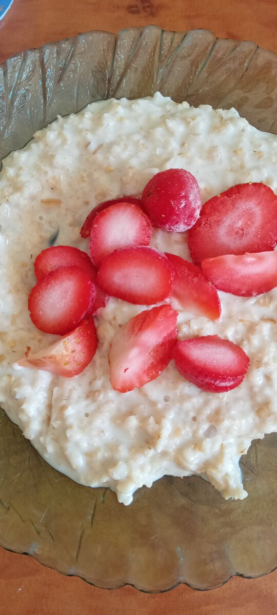 Правильный завтрак. Ну почти правильный - каша на молоке