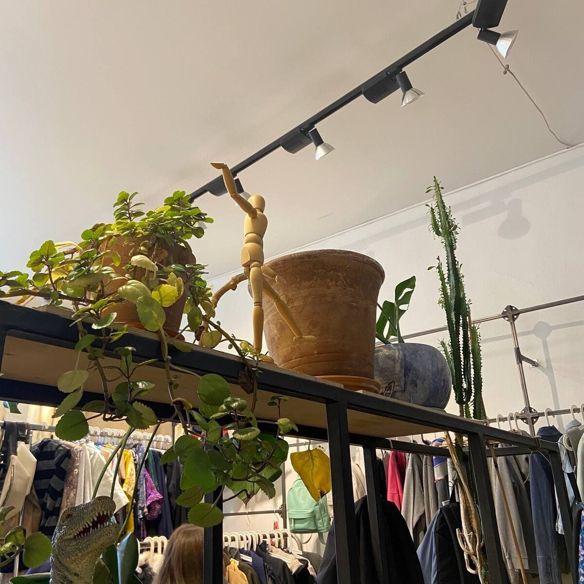Фото из магазина RoomStore
