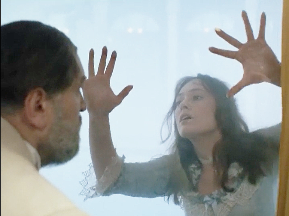 Кадр из фильма "Жестокий романс" (1984 г., реж. Э. Рязанов)