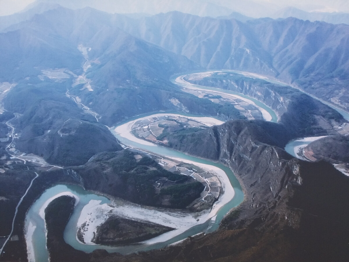 Безумно красивые горы и реки в Корее