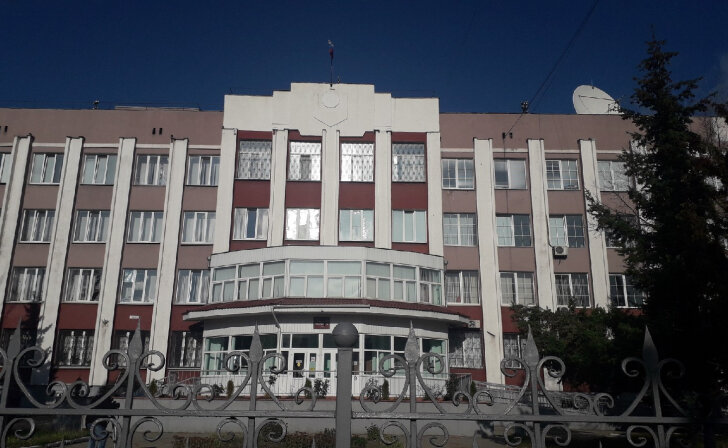   Многодетный курянин с ружьём в пакете устроил дебош в магазине