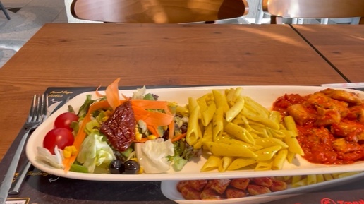 HOLIDAY TRIP | Поесть в таких турецких сетевых кафе можно лишь заказав ...