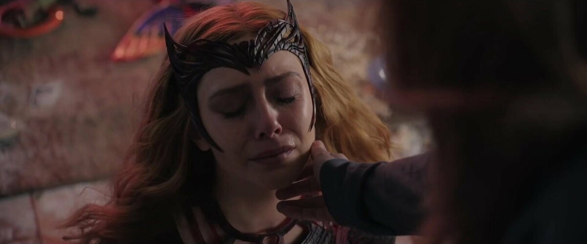 Элизабет Олсен в роли Ванды.