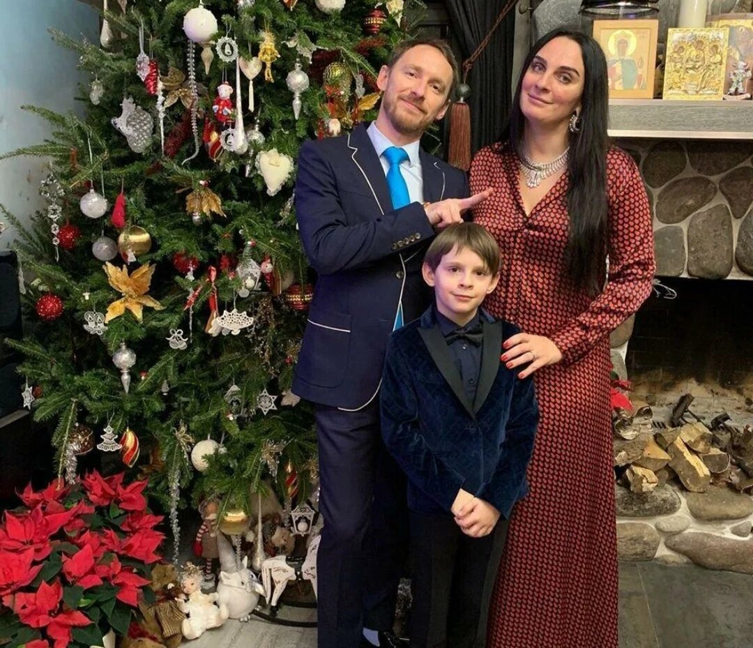 Елена Ваенга: путь к успеху, развод после 17 лет брака, и кто отец ее  единственного сына | Звезда | Дзен