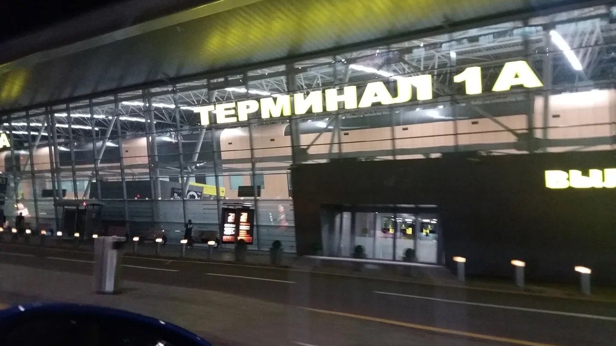     Открытый конкурс по выбору проектанта нового пассажирского терминала международного аэропорта «Казань» запустят до конца лета этого года. Об этом стало известно «Бизнес Онлайн» от генерального директора ОАО «МАК» Сергея Романцова.