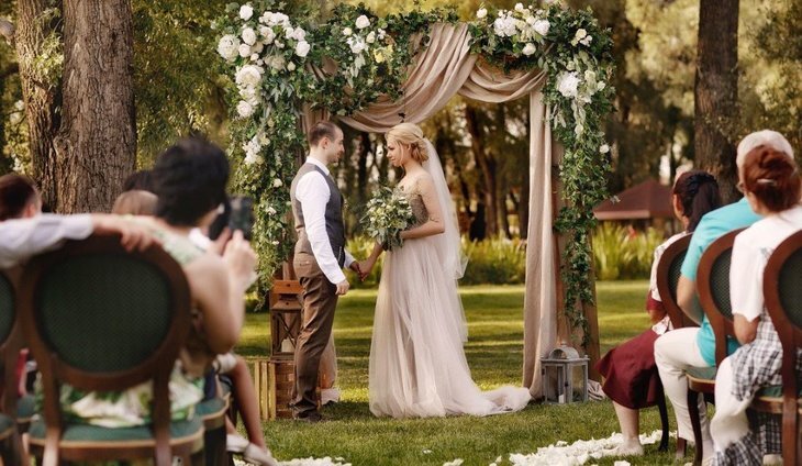    Подмосковные КФХ отмечают рост запросов на свадьбу в сельском стиле