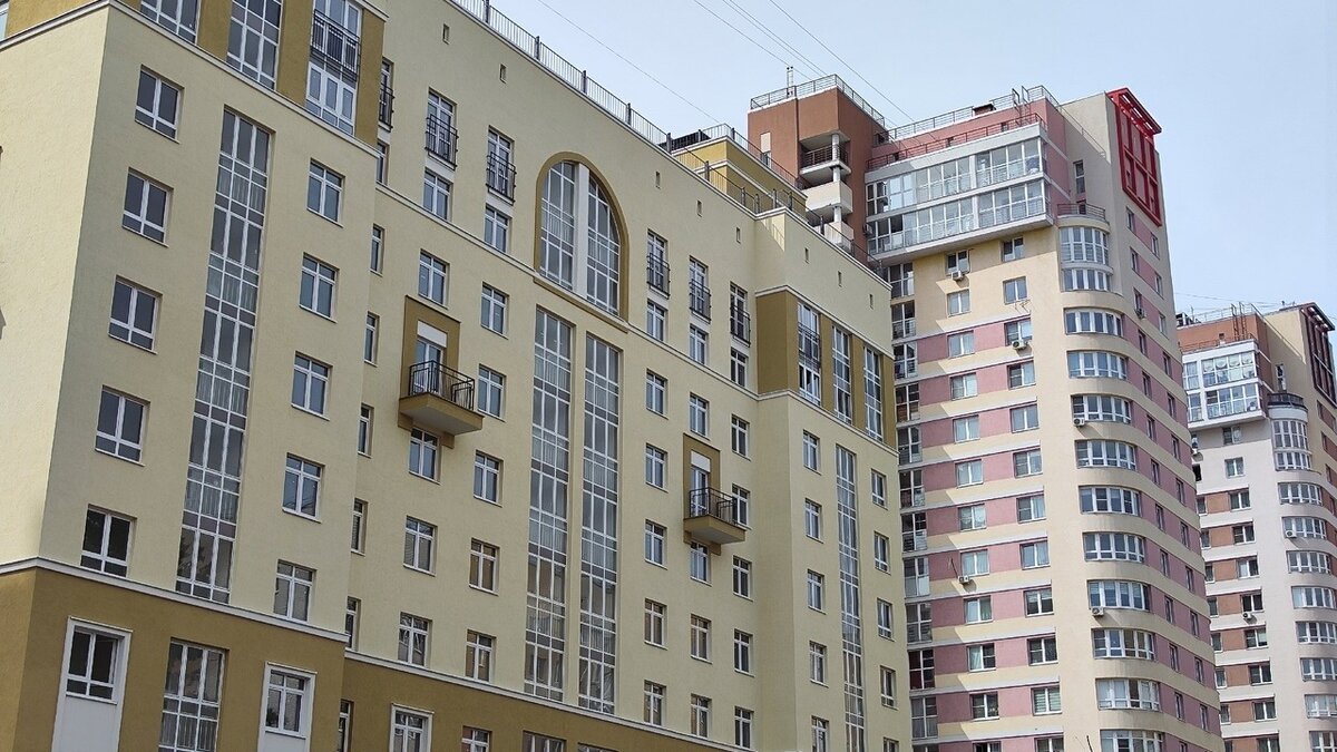     Одна из главных тем, которым уделяется внимание на региональном уровне, — жилищная сфера. Комплексная работа ведется по расселению аварийного жилья, восстановлению прав обманутых дольщиков, капремонту и т. д. Об итогах рассказал губернатор Глеб Никитин 27 июля в ходе отчета перед депутатами.
