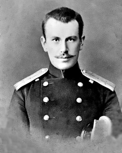 Существовала загадка происхождения отца Феликса. Он был незаконнорожденным сыном, отец которого неизвестен. (По семейным преданиям, ребенок появился от связи фрейлины и Прусского короля Вильгельма IV, но эта версия не находит своего документального подтверждения. По исследованиям одной из потомков семьи Сумароковых-Эльстон,скорее всего его родителями были венгерская графиня Йозефина Форгач и барон Карл Хюгель. Она нашла подтверждения это обстоятельству в письмах.)