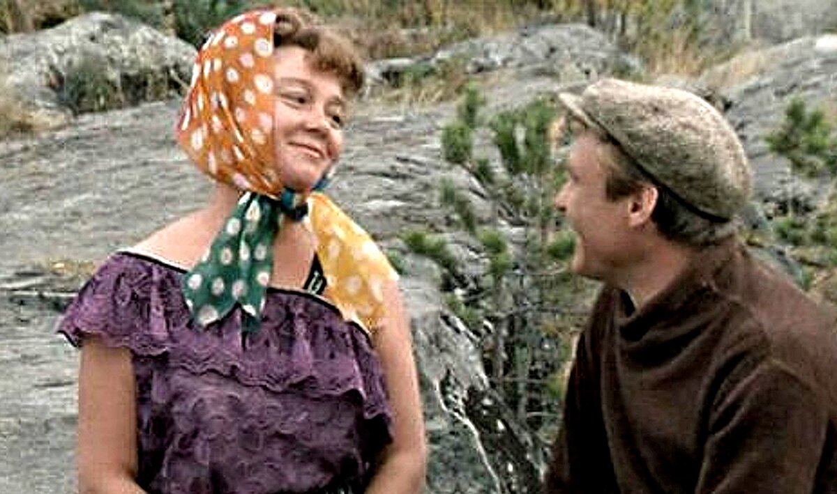 Кадр из фильма "Любовь и голуби"